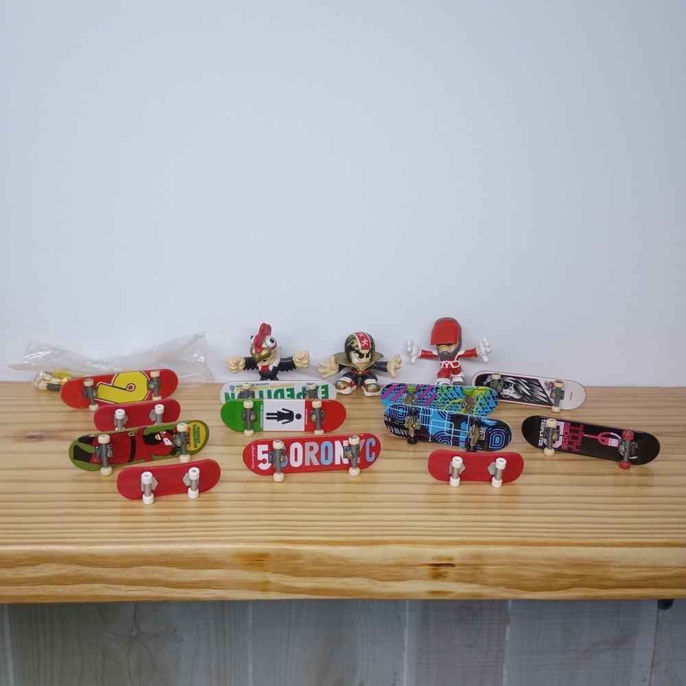 Tech Deck Dudes Magnetic Figure Lot 3 Figures And 12 Boards 2004